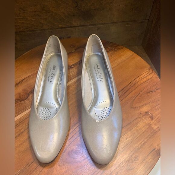 Ladies Soft Style by Hush Puppies.  Inv 5273f - Picture 1 of 6